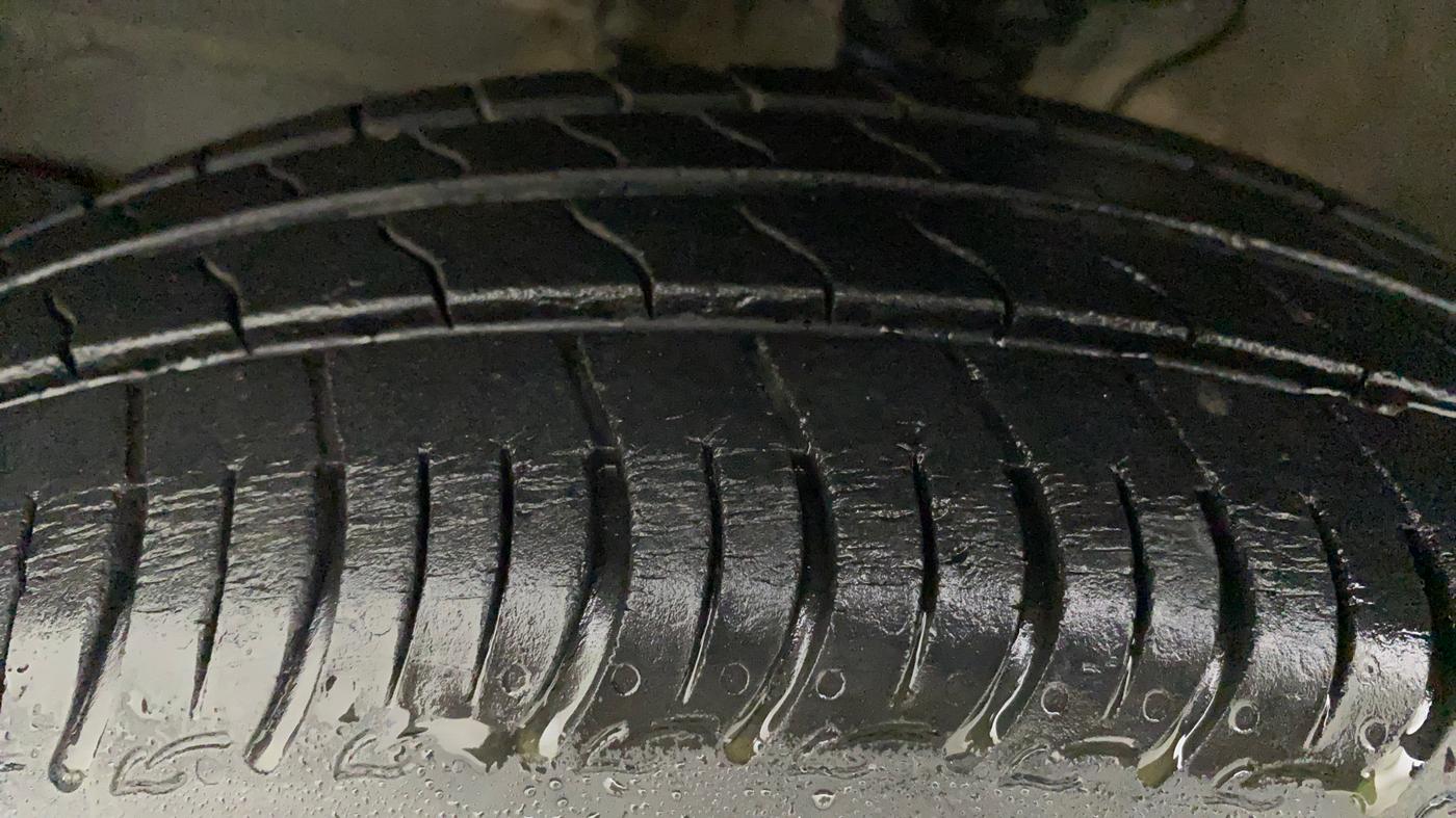 2020 Maruti S PRESSO VXI, Petrol, Manual, 17,394 km, Left Front Tyre Tread