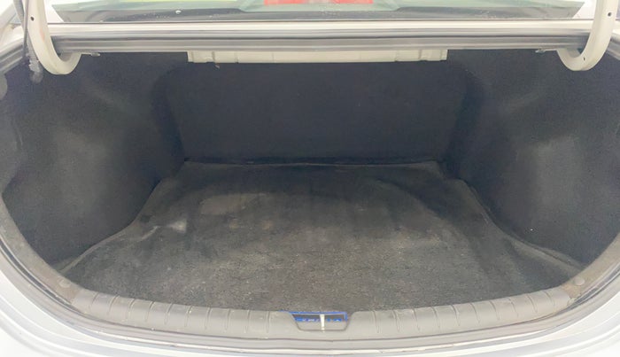 2019 Hyundai Verna 1.6 VTVT SX, Petrol, Manual, 82,873 km, Boot Inside