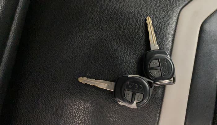 2019 Maruti Vitara Brezza VDI, Diesel, Manual, 1,20,345 km, Key Close Up