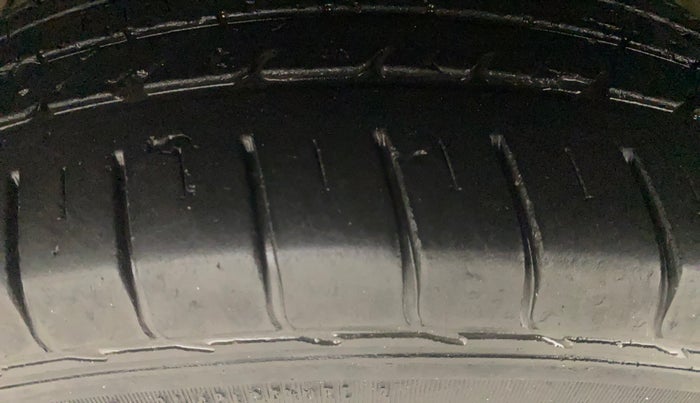 2020 MG HECTOR SMART HYBRID 1.5 PETROL, Petrol, Manual, 39,286 km, Left Front Tyre Tread