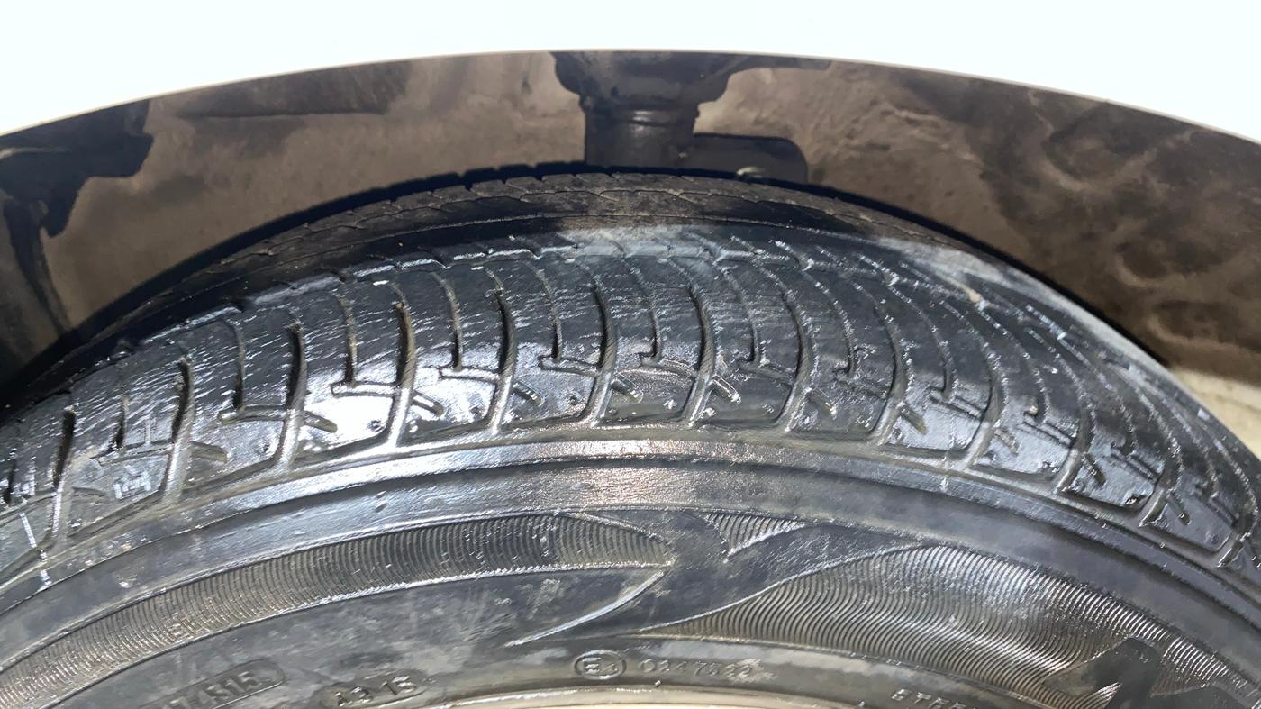 2015 Maruti Celerio VXI, Petrol, Manual, 34,911 km, Left Front Tyre Tread