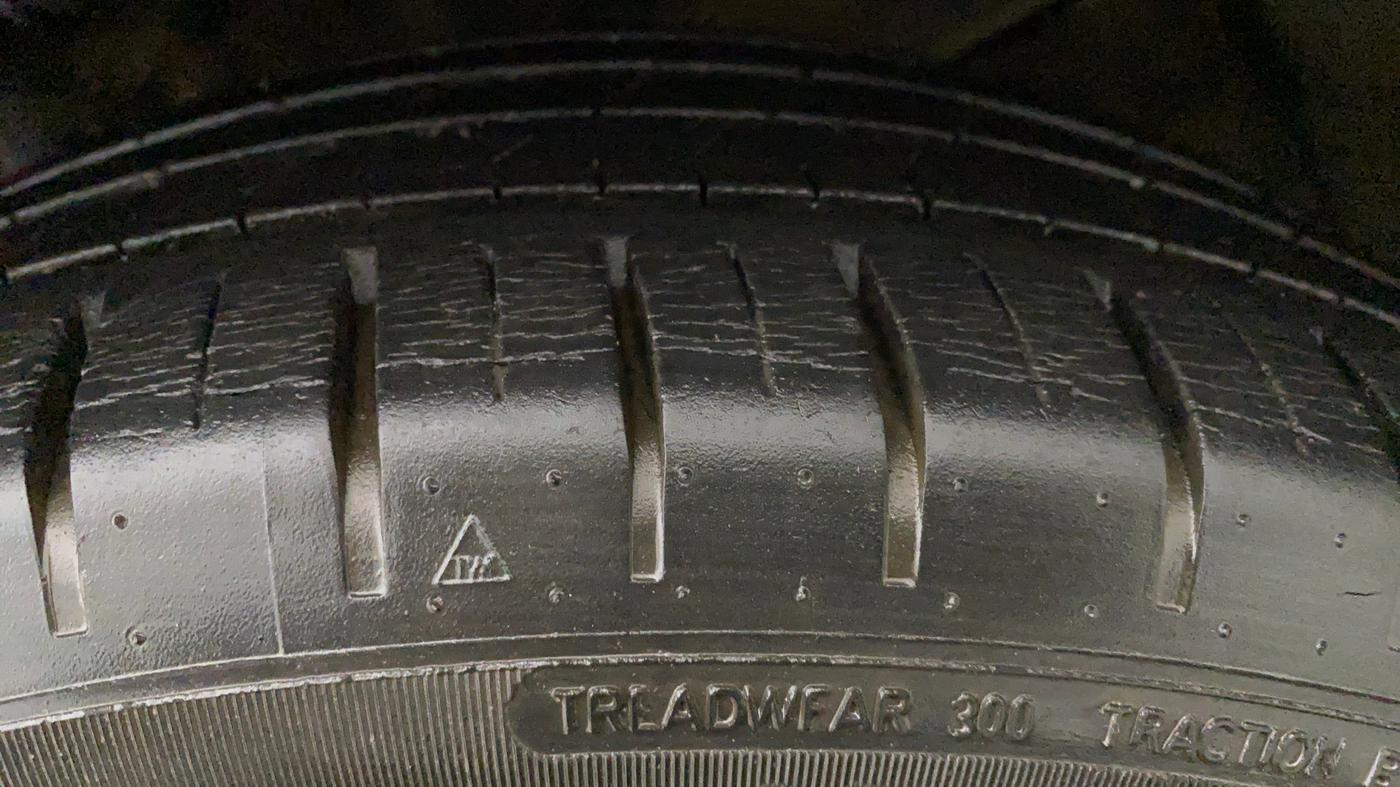 2017 Maruti Baleno ZETA PETROL 1.2, Petrol, Manual, 13,989 km, Left Rear Tyre Tread