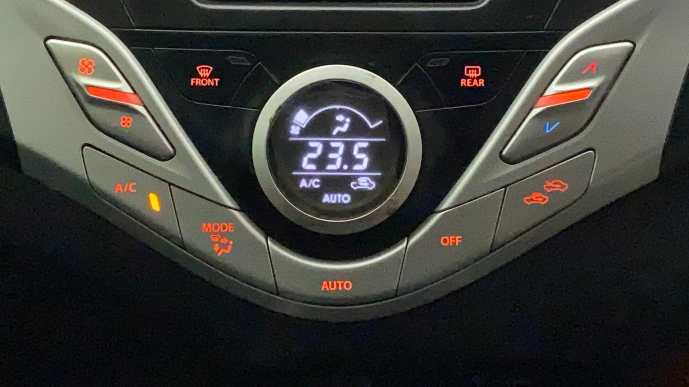 2017 Maruti Baleno ZETA PETROL 1.2, Petrol, Manual, 13,989 km, Automatic Climate Control