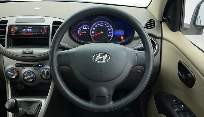 2015 Hyundai i10 MAGNA 1.1, Petrol, Manual, 1,24,487 km, Steering Wheel Close Up