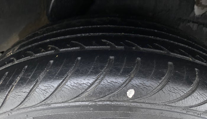 2011 Hyundai i20 SPORTZ 1.2 O, Petrol, Manual, 99,796 km, Left Rear Tyre Tread