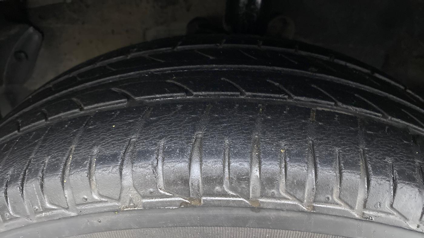 2011 Hyundai i20 SPORTZ 1.2 O, Petrol, Manual, 99,796 km, Left Front Tyre Tread