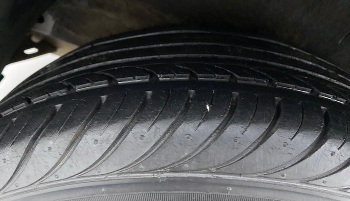 2011 Hyundai i20 SPORTZ 1.2 O, Petrol, Manual, 99,796 km, Right Rear Tyre Tread