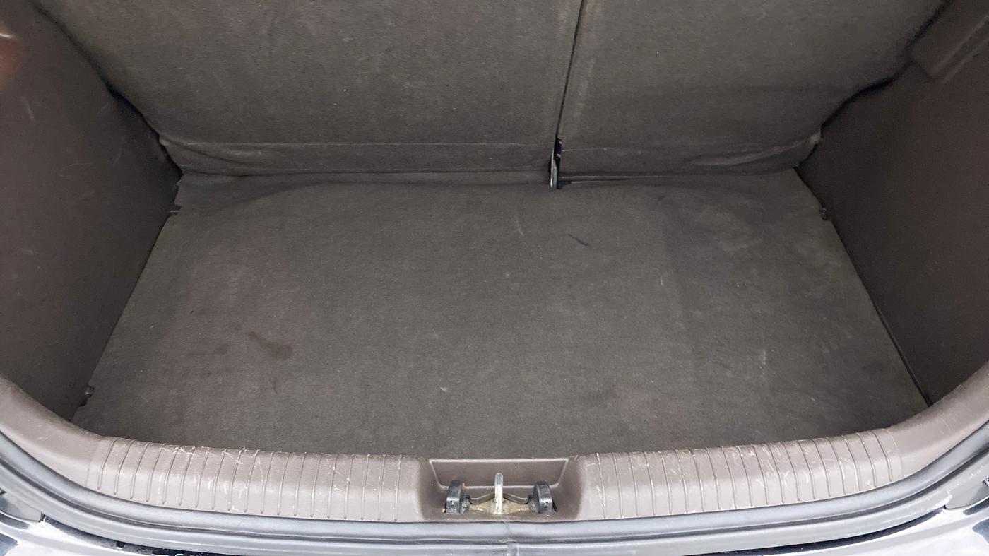 2011 Hyundai i20 SPORTZ 1.2 O, Petrol, Manual, 99,796 km, Boot Inside