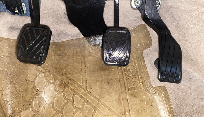 2013 Maruti Swift Dzire VXI, Petrol, Manual, 40,877 km, Pedals