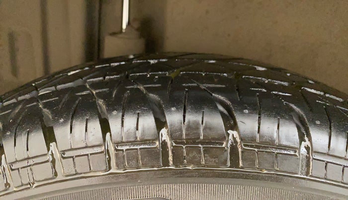 2013 Maruti Swift Dzire VXI, Petrol, Manual, 40,877 km, Right Rear Tyre Tread