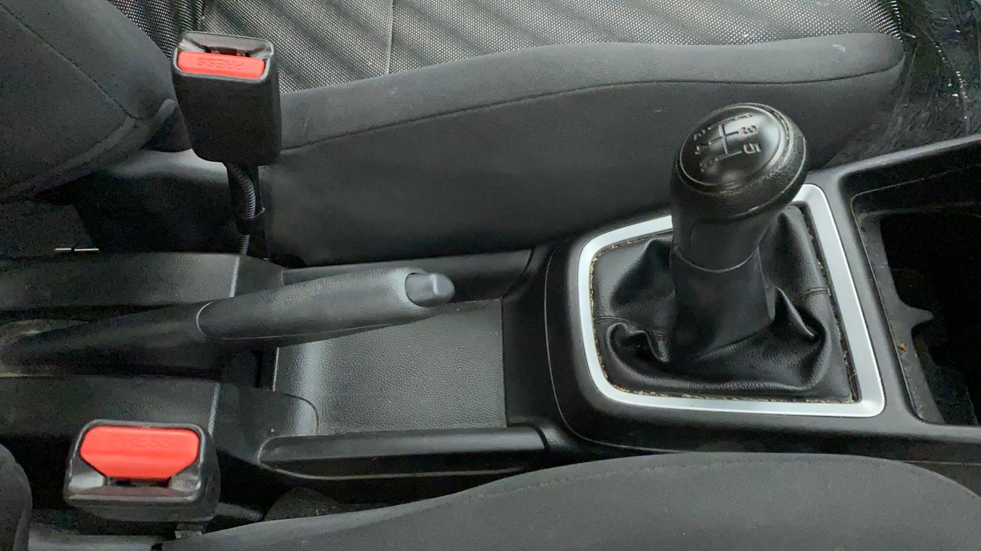 2019 Maruti Swift LXI, Petrol, Manual, 13,121 km, Gear Lever