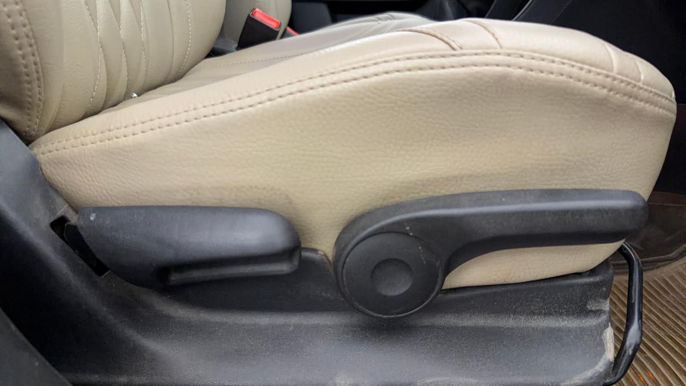 2019 Maruti Vitara Brezza ZDI PLUS DUAL TONE, Diesel, Manual, 53,330 km, Driver Side Adjustment Panel