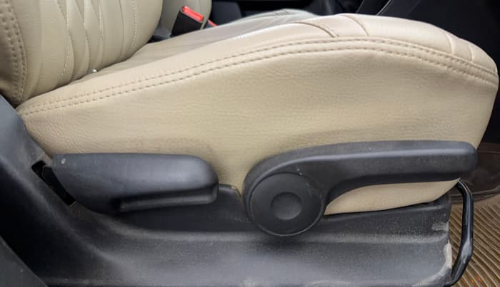 2019 Maruti Vitara Brezza ZDI PLUS DUAL TONE, Diesel, Manual, 53,330 km, Driver Side Adjustment Panel