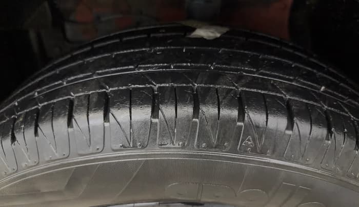 2019 Maruti Vitara Brezza ZDI PLUS DUAL TONE, Diesel, Manual, 53,330 km, Left Front Tyre Tread