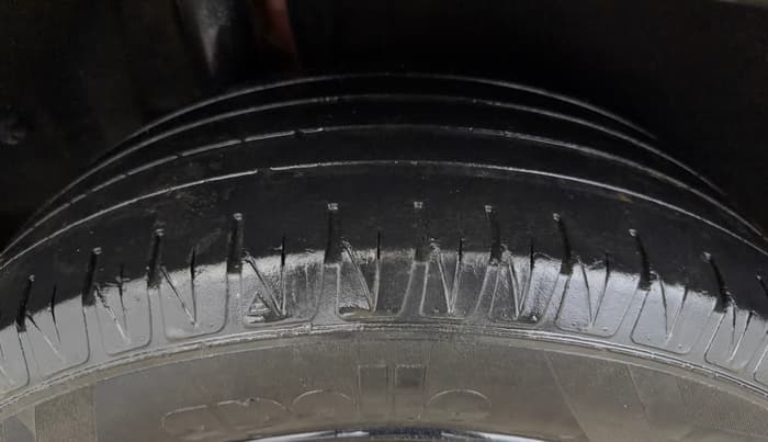 2019 Maruti Vitara Brezza ZDI PLUS DUAL TONE, Diesel, Manual, 53,330 km, Right Rear Tyre Tread