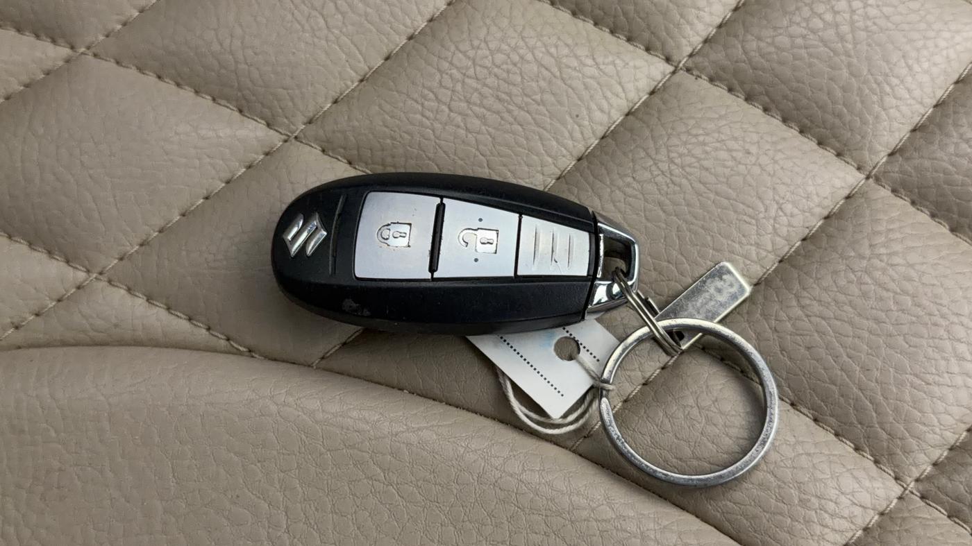 2019 Maruti Vitara Brezza ZDI PLUS DUAL TONE, Diesel, Manual, 53,330 km, Key Close Up
