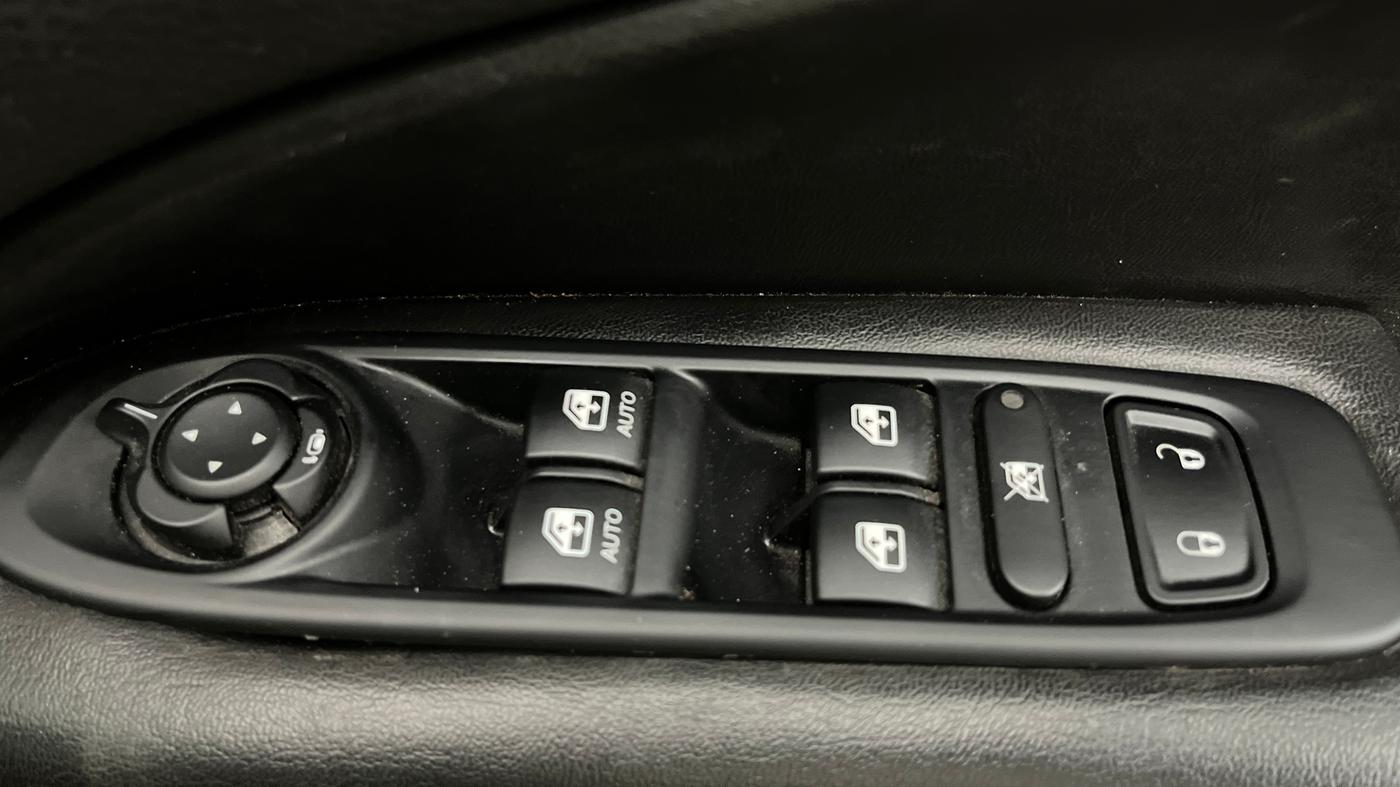 2019 Jeep Compass SPORT 1.4 PETROL, Petrol, Manual, 68,815 km, Driver Side Door Panels Control