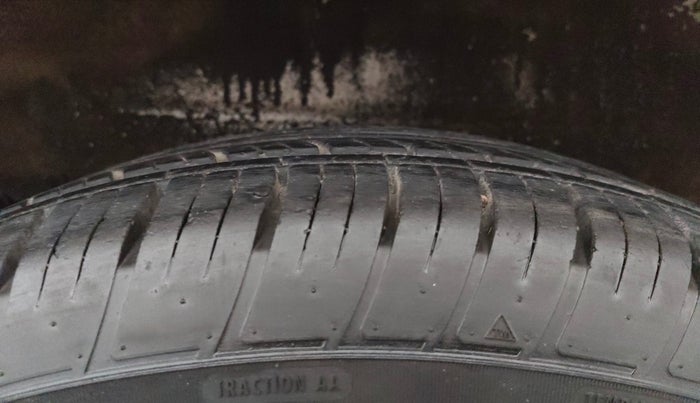 2020 Mahindra Scorpio S11 2WD, Diesel, Manual, 28,401 km, Left Rear Tyre Tread