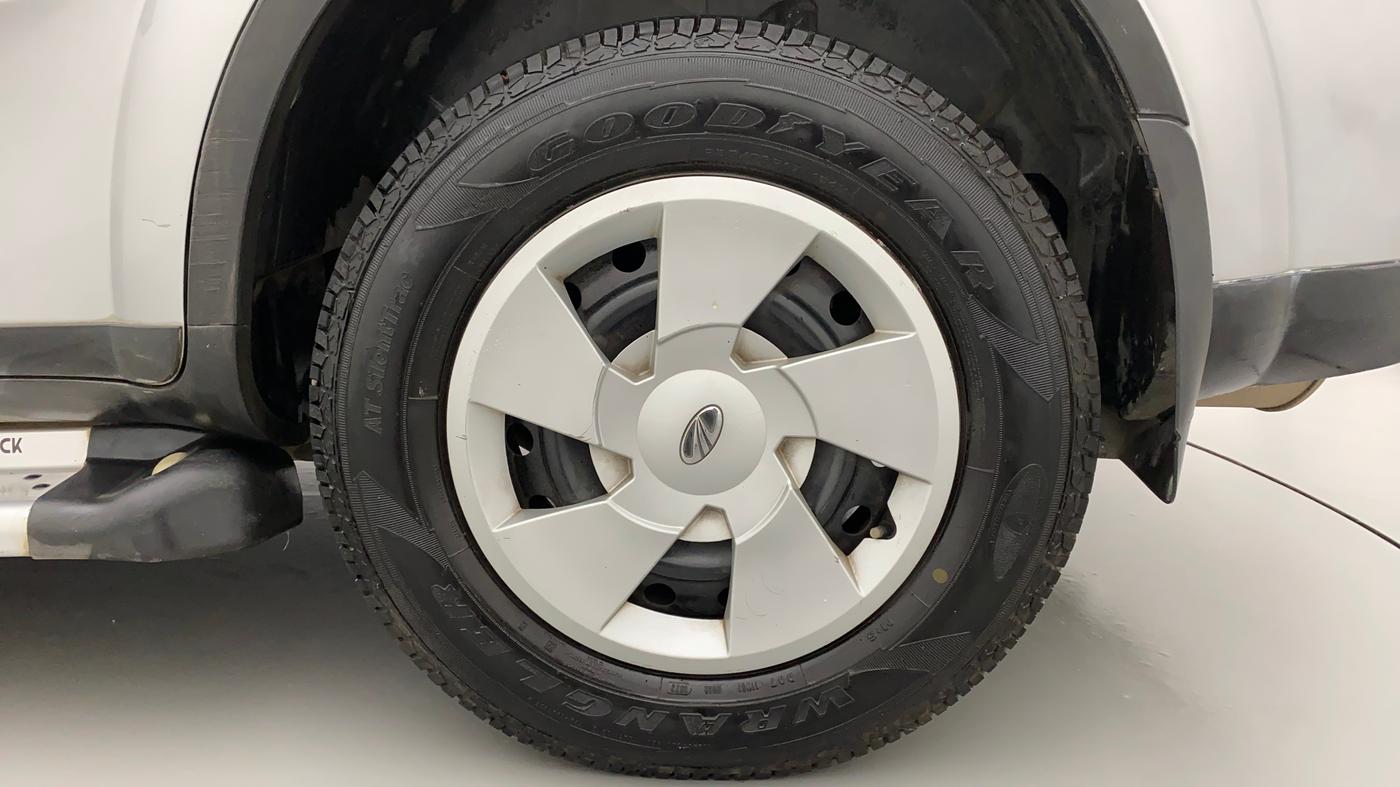 2016 Mahindra XUV500 W6, Diesel, Manual, 36,700 km, Left Rear Wheel