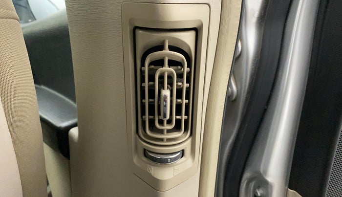 2016 Mahindra XUV500 W6, Diesel, Manual, 36,700 km, Rear AC Vents