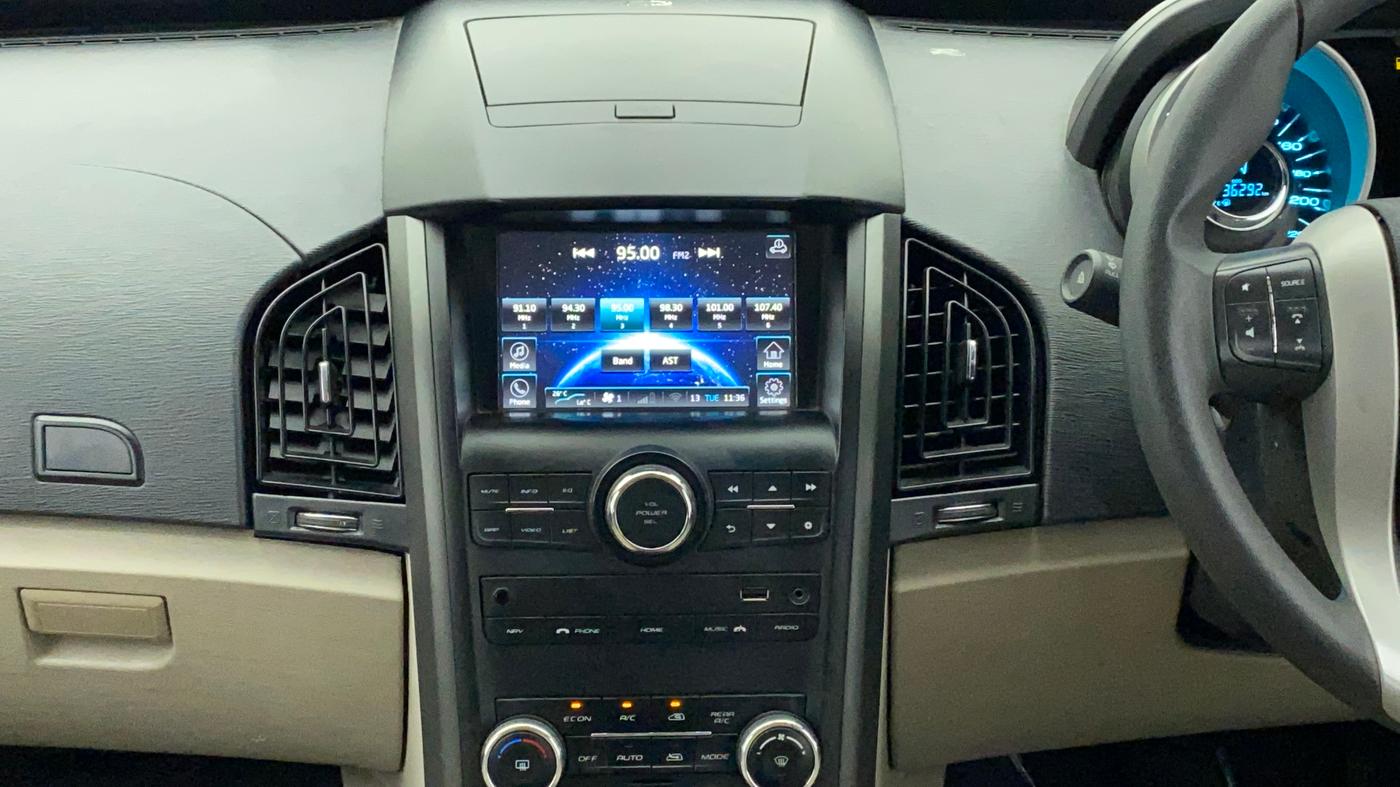 2016 Mahindra XUV500 W6, Diesel, Manual, 36,700 km, Air Conditioner