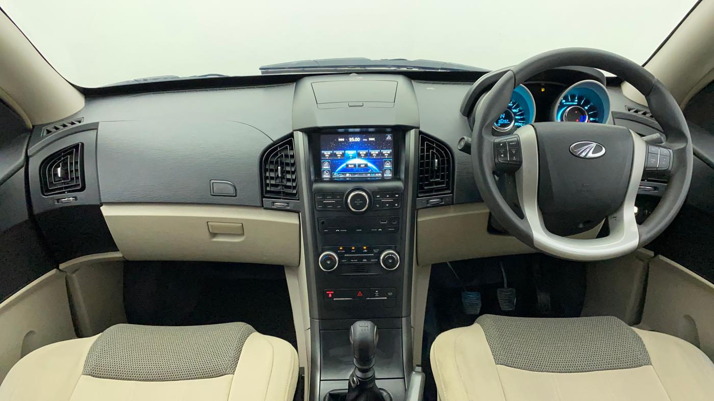 2016 Mahindra XUV500 W6, Diesel, Manual, 36,700 km, Dashboard