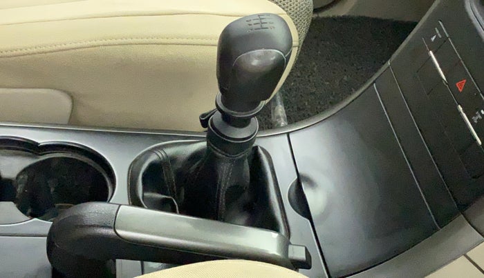 2016 Mahindra XUV500 W6, Diesel, Manual, 36,700 km, Gear Lever