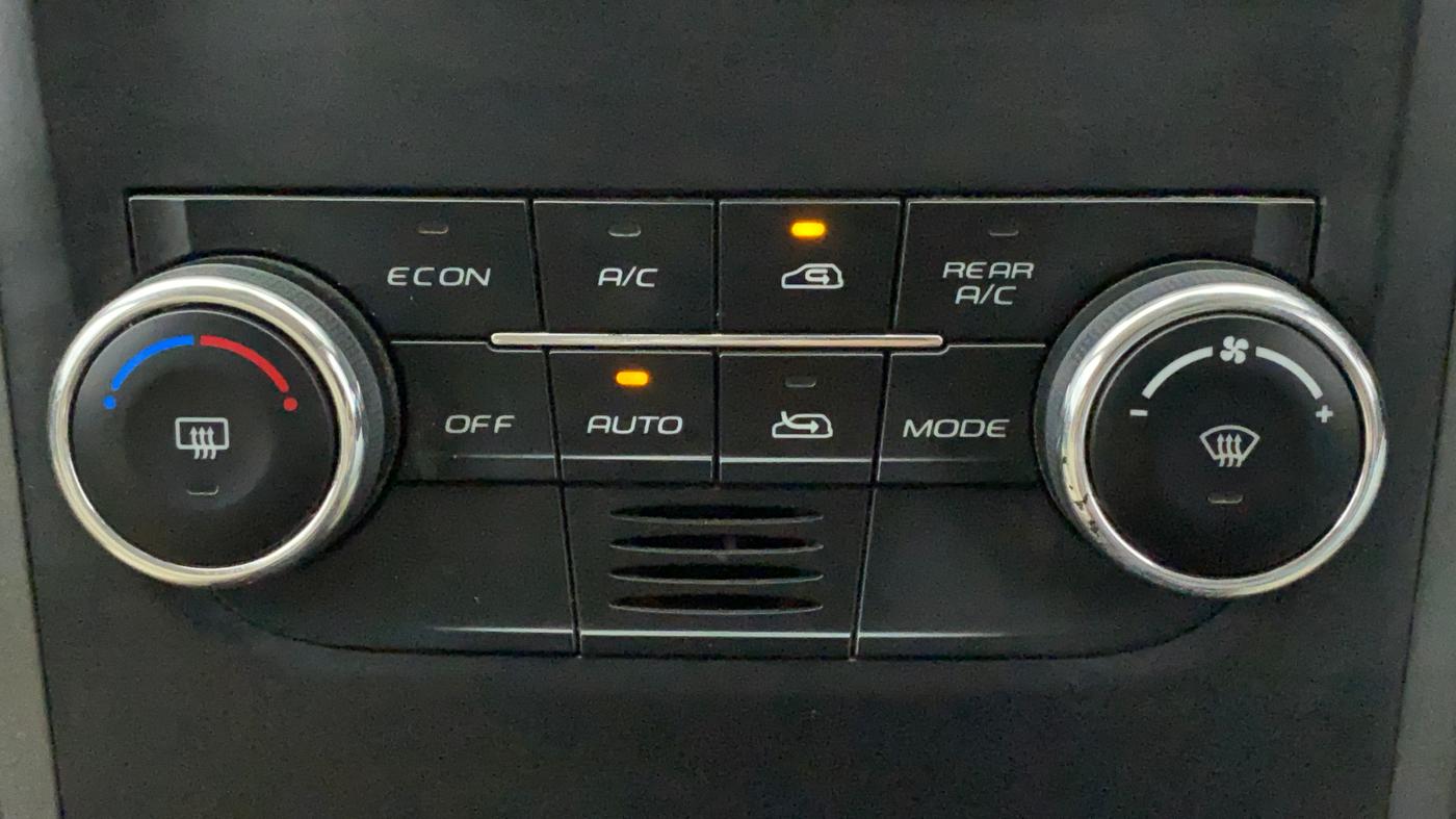 2016 Mahindra XUV500 W6, Diesel, Manual, 36,700 km, Automatic Climate Control