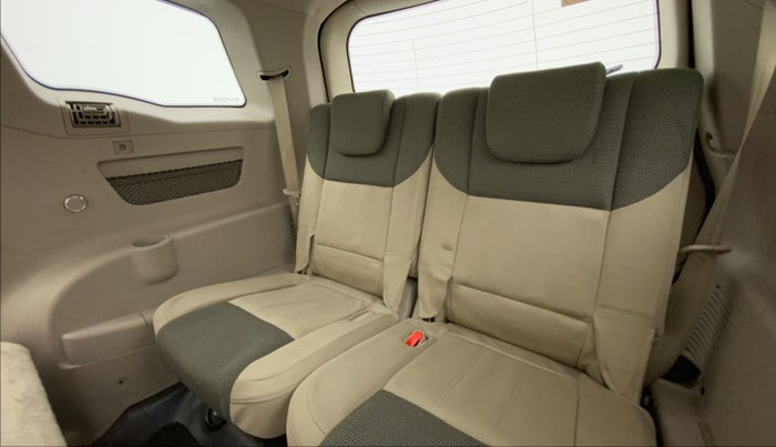 2016 Mahindra XUV500 W6, Diesel, Manual, 36,700 km, Third Seat Row ( optional )