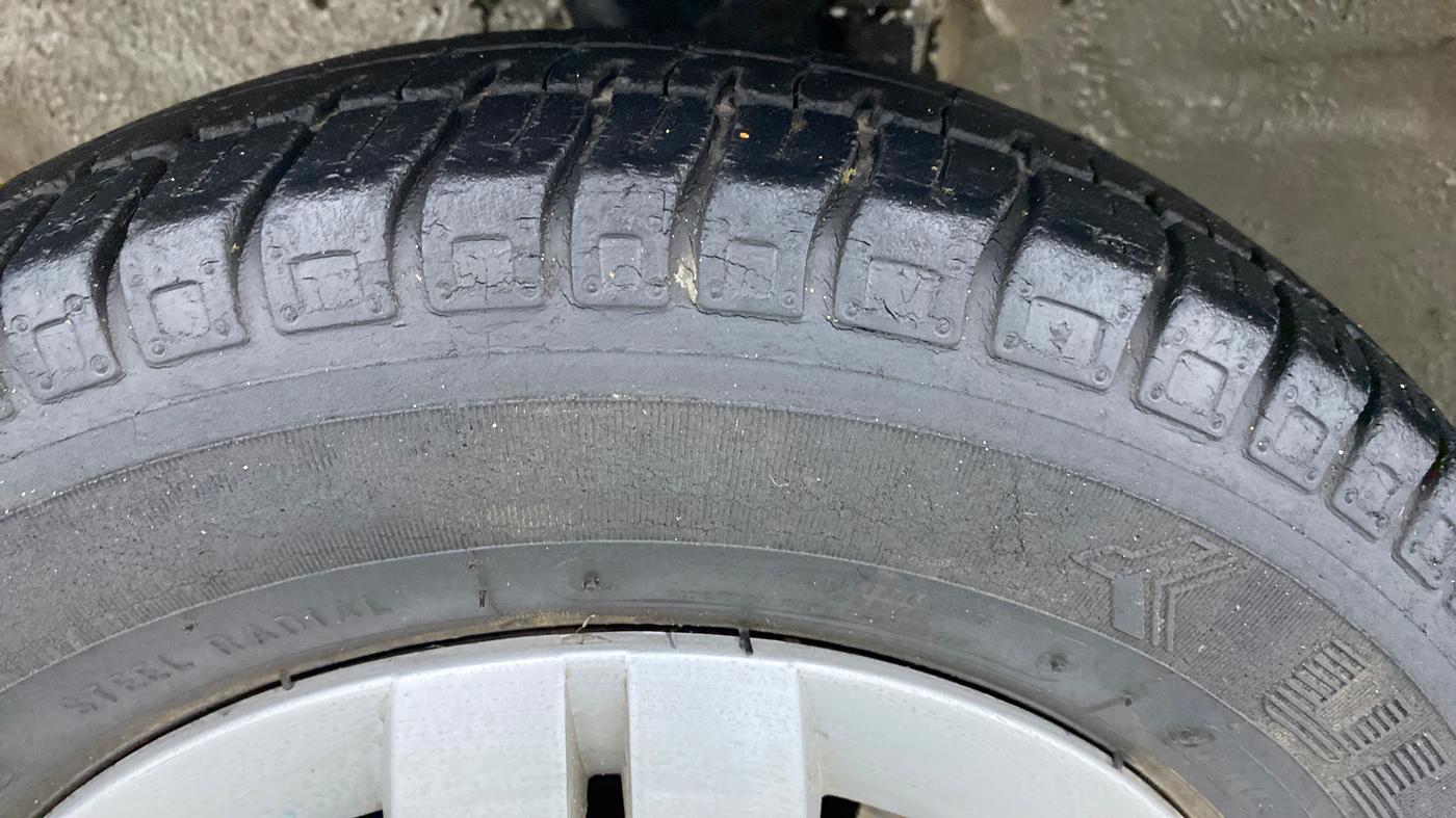 2014 Maruti Alto 800 LXI, Petrol, Manual, 24,316 km, Left Front Tyre Tread