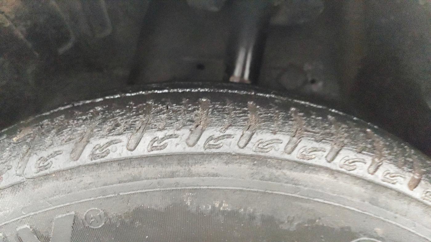 2019 Tata Zest XM PETROL, CNG, Manual, 69,676 km, Left Front Tyre Tread