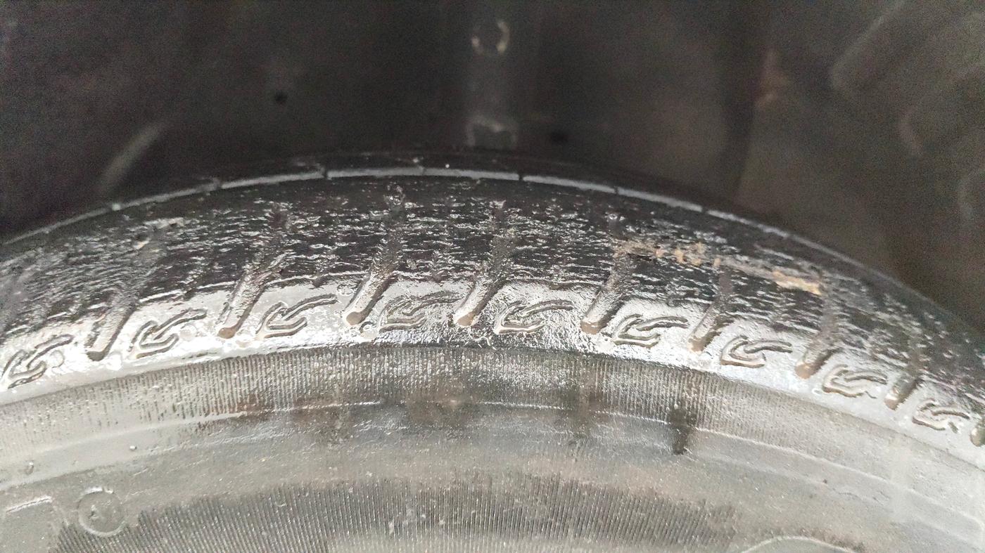 2019 Tata Zest XM PETROL, CNG, Manual, 69,676 km, Right Front Tyre Tread