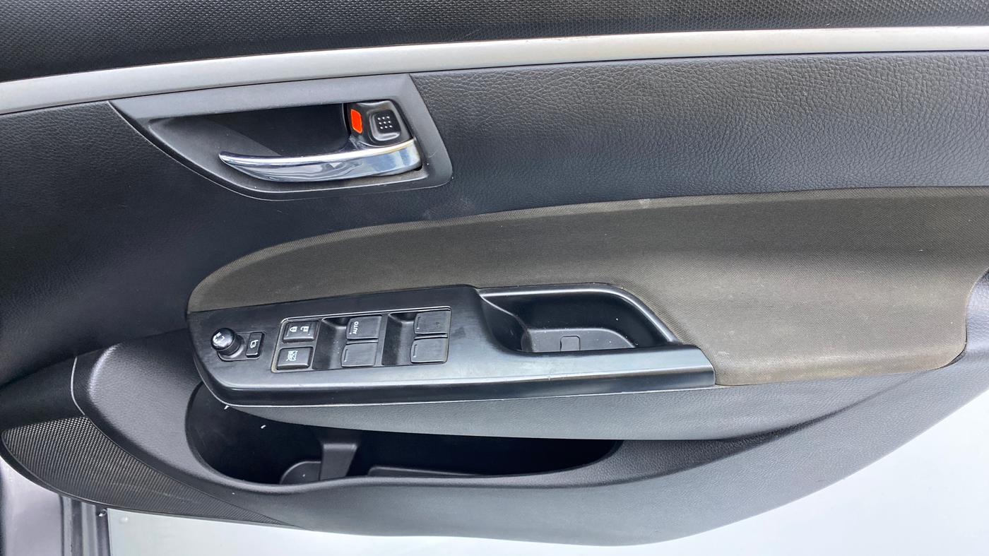2017 Maruti Swift VXI OPT, Petrol, Manual, 31,345 km, Driver Side Door Panels Control