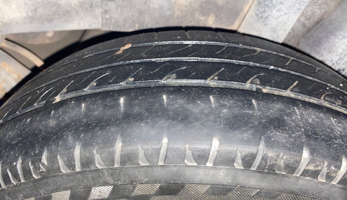 2016 Hyundai Grand i10 SPORTZ 1.2 KAPPA VTVT, Petrol, Manual, 24,298 km, Left Rear Tyre Tread