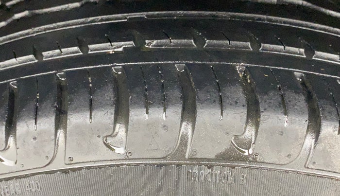 2016 Renault Duster 85 PS RXS MT DIESEL, Diesel, Manual, 78,448 km, Right Rear Tyre Tread