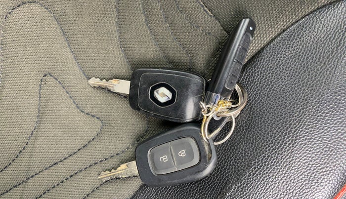 2016 Renault Duster 85 PS RXS MT DIESEL, Diesel, Manual, 78,448 km, Key Close Up