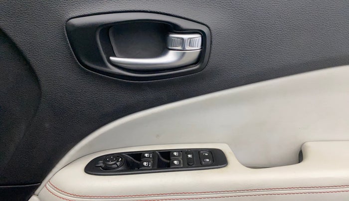 2017 Jeep Compass LIMITED 2.0 DIESEL, Diesel, Manual, 1,11,234 km, Driver Side Door Panels Control