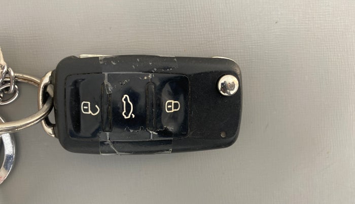 2020 Volkswagen Ameo HIGHLINE PLUS 1.5L 16 ALLOY, Diesel, Manual, 64,879 km, Key Close Up