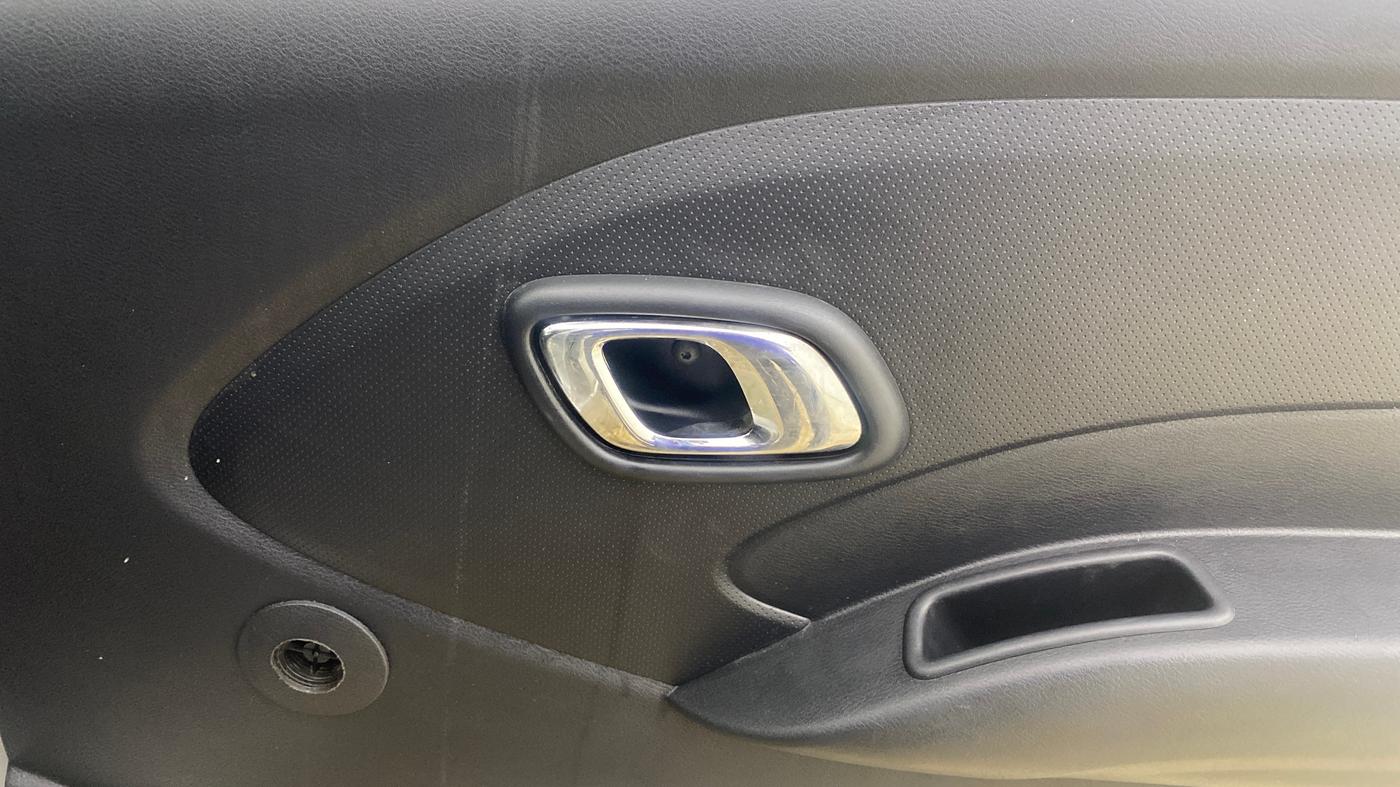 2018 Datsun Redi Go T(O) 1.0L LIMITED EDITION, Petrol, Manual, 68,384 km, Driver Side Door Panels Control