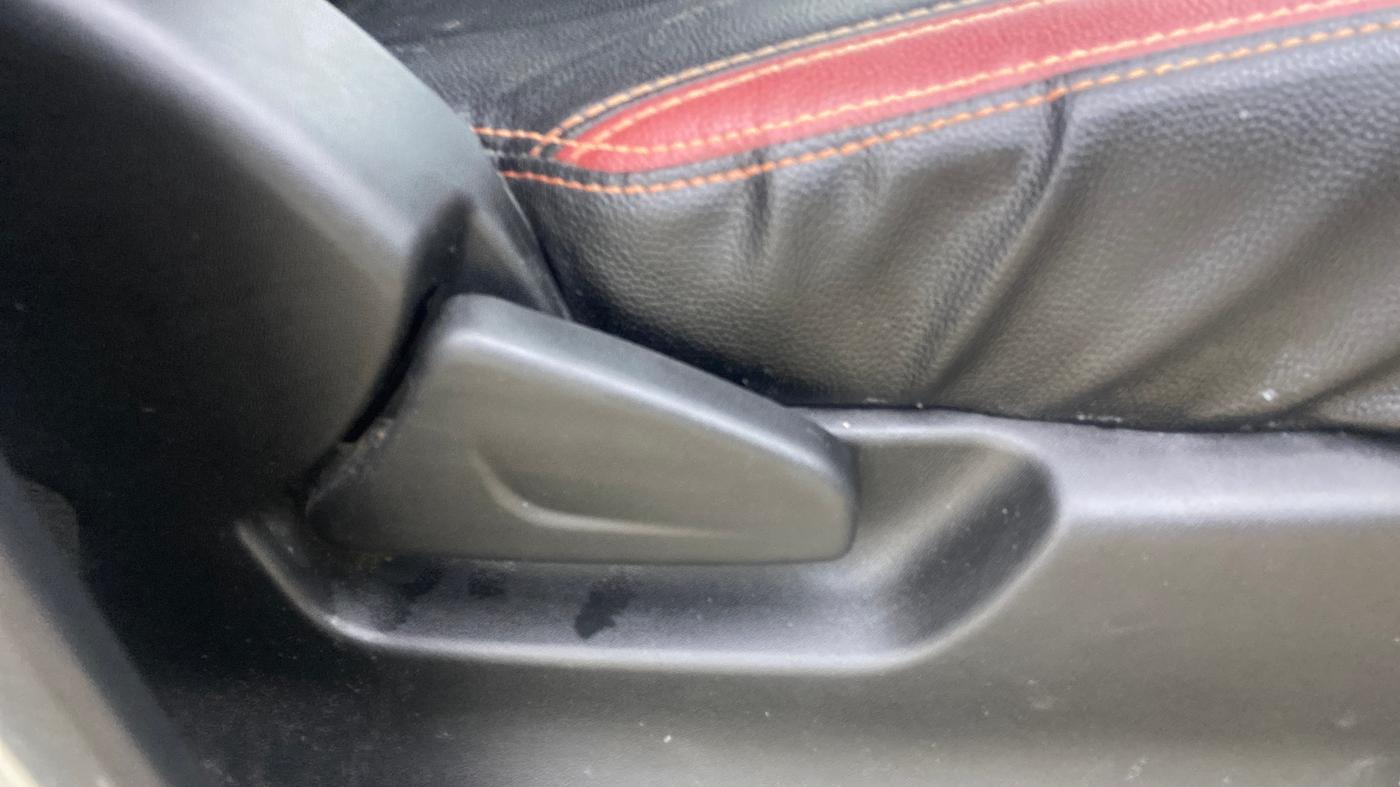2018 Datsun Redi Go T(O) 1.0L LIMITED EDITION, Petrol, Manual, 68,384 km, Driver Side Adjustment Panel