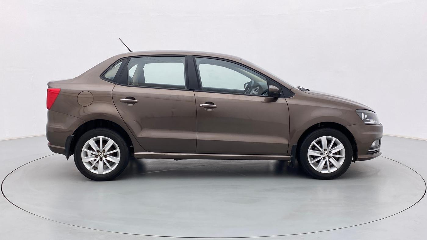 2016 Volkswagen Ameo HIGHLINE 1.2, Petrol, Manual, 69,025 km, Right Side View