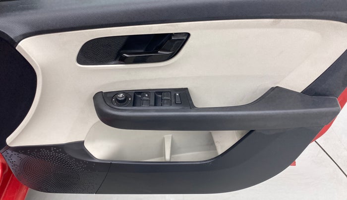 2021 Tata ALTROZ XT I-TURBO PETROL, Petrol, Manual, 31,750 km, Driver Side Door Panels Control