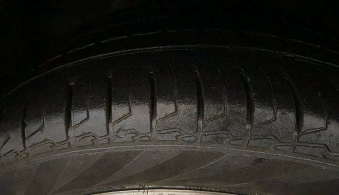 2022 Toyota Glanza G, Petrol, Manual, 68,253 km, Left Front Tyre Tread