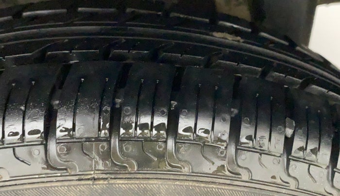 2012 Maruti Swift LXI, Petrol, Manual, 54,593 km, Left Rear Tyre Tread