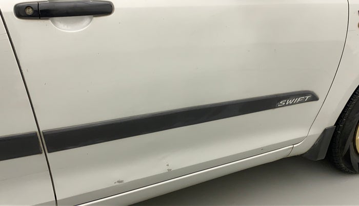 2012 Maruti Swift LXI, Petrol, Manual, 54,593 km, Driver-side door - Minor scratches
