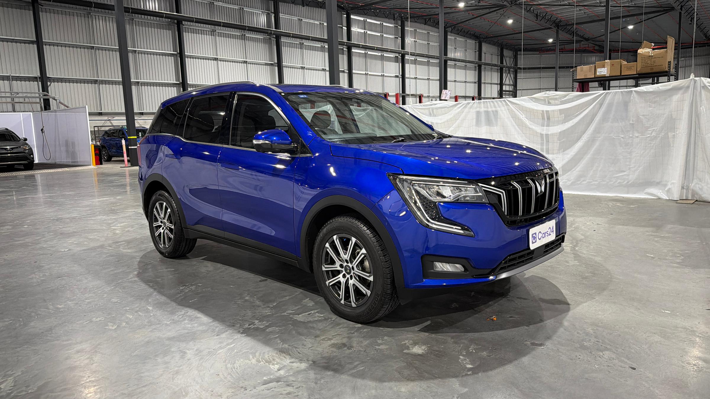 Mahindra Xuv700 image