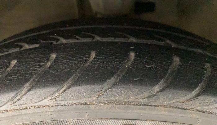 2013 Hyundai i10 ERA 1.1, Petrol, Manual, 46,643 km, Left Front Tyre Tread