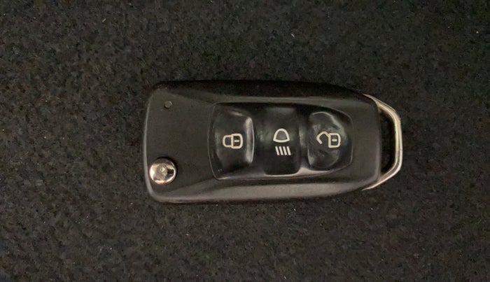 2018 Tata Tiago XZ PETROL, Petrol, Manual, 70,316 km, Key Close Up