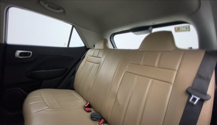 2019 Hyundai VENUE S 1.2, Petrol, Manual, 59,177 km, Right Side Rear Door Cabin