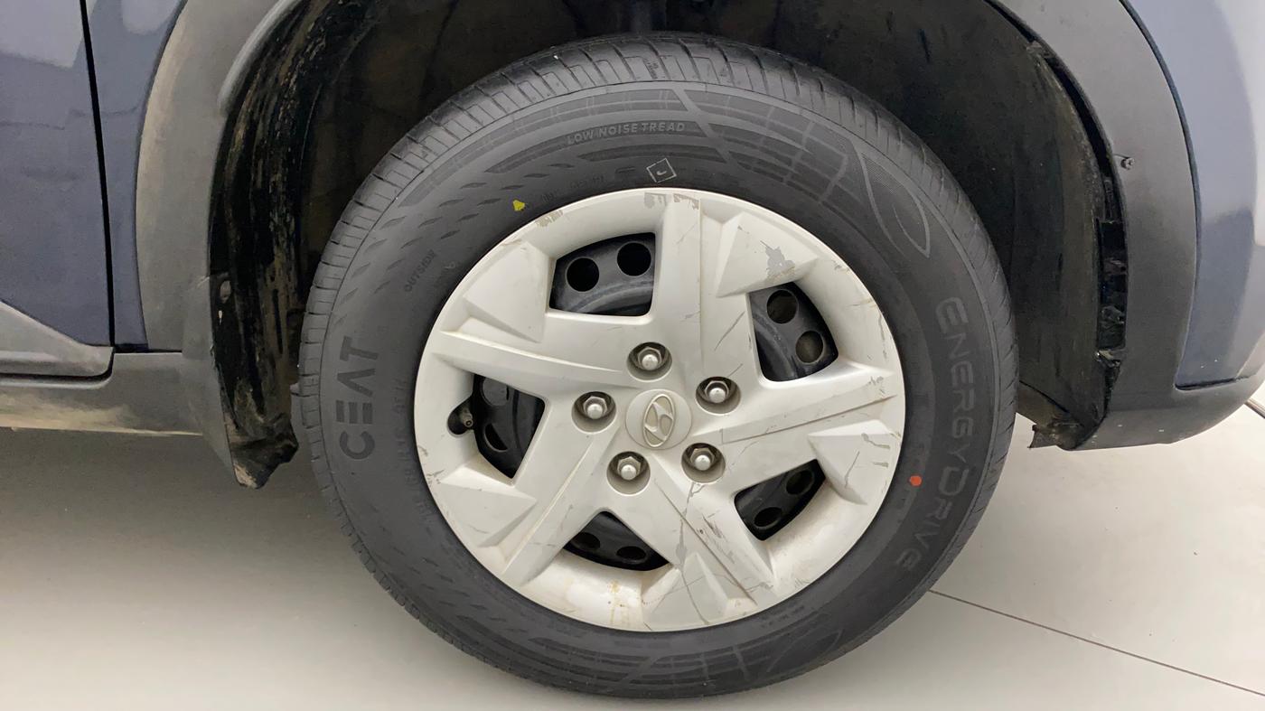 2019 Hyundai VENUE S 1.2, Petrol, Manual, 59,177 km, Right Front Wheel